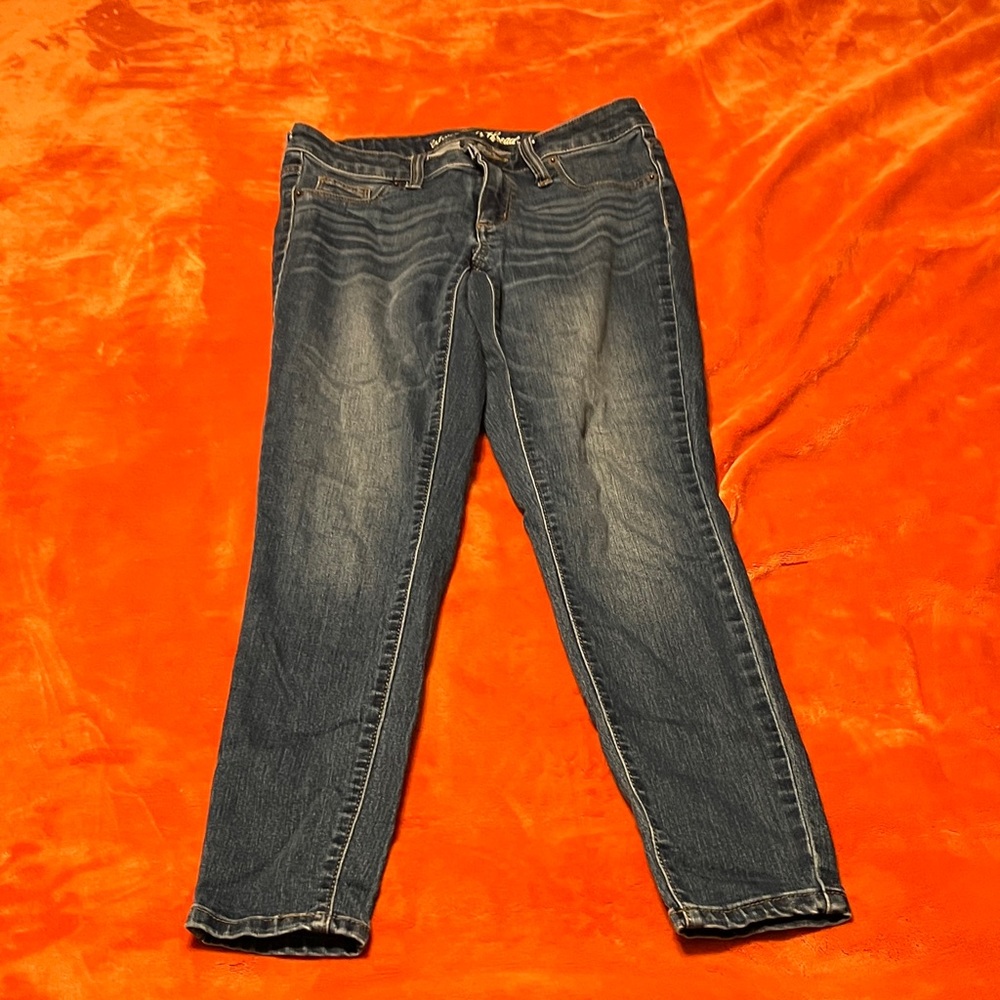 Universal Thread Indigo Straight Leg Jeans